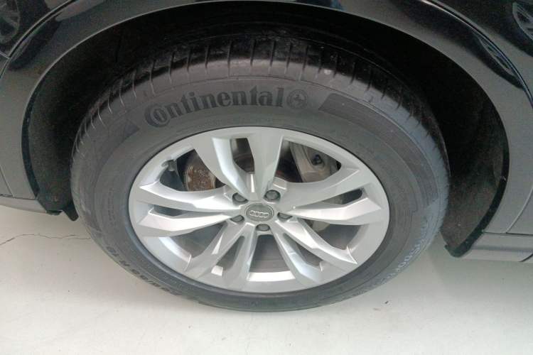 Used Audi Q7 2019 45 TFSI Comfort Model Left Front Wheel Hub