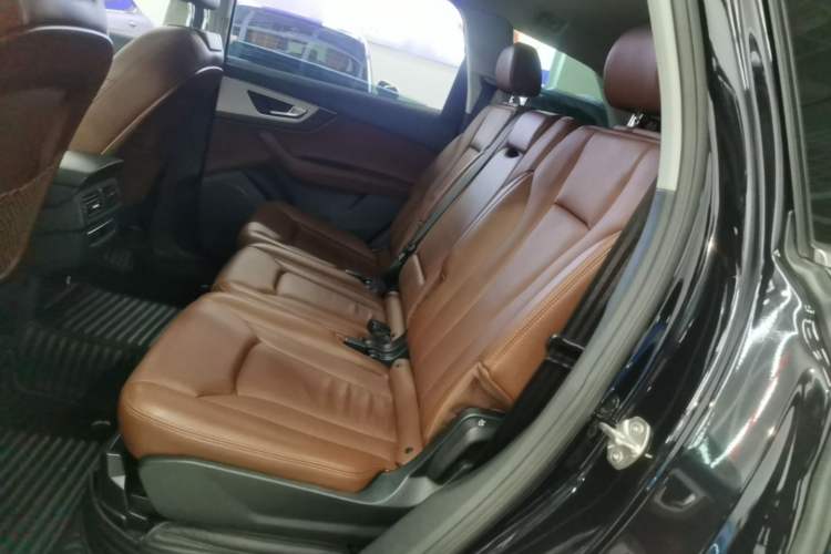 Used Audi Q7 2019 55 TFSI Technology Edition Left Rear Seat