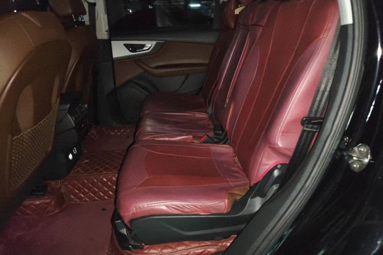 Used Audi Q7 2019 45 TFSI Comfort Model Left Rear Seat