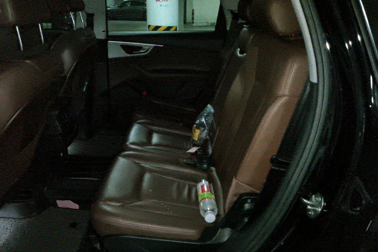Used Audi Q7 2019 45 TFSI Comfort Model Left Rear Seat