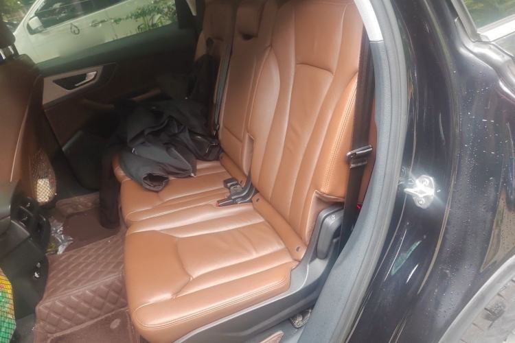 Used Audi Q7 2019 45 TFSI Comfort Model Left Rear Seat