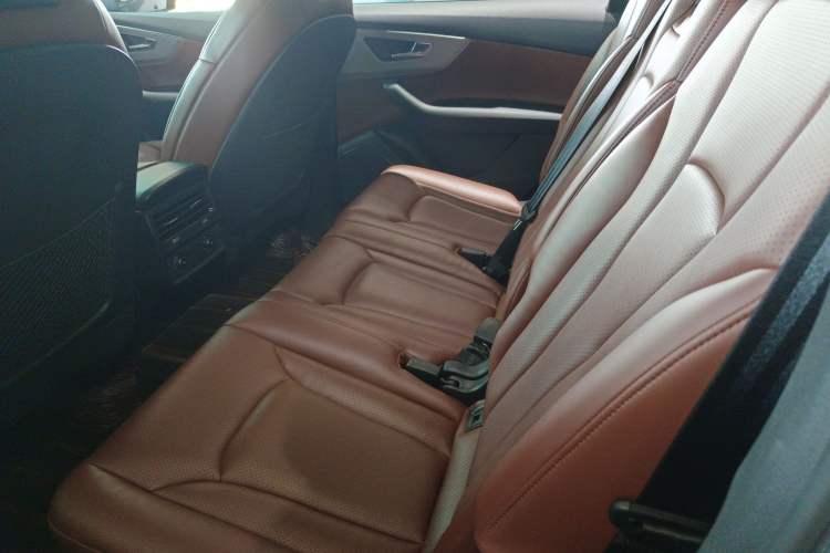 Used Audi Q7 2019 45 TFSI Comfort Model Left Rear Seat