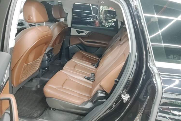 Used Audi Q7 2019 55 TFSI Technology Edition Left Rear Seat