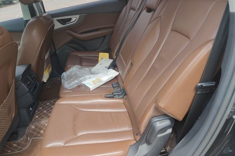 Used Audi Q7 2019 45 TFSI Comfort Model Left Rear Seat