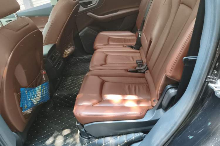 Used Audi Q7 2019 55 TFSI Technology Edition Left Rear Seat