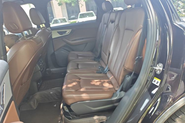 Used Audi Q7  Left Rear Seat