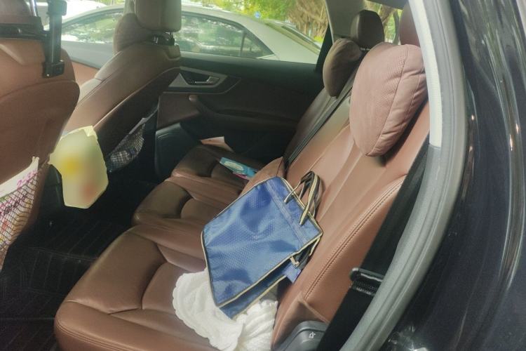 Used Audi Q7 2019 45 TFSI Comfort Model Left Rear Seat