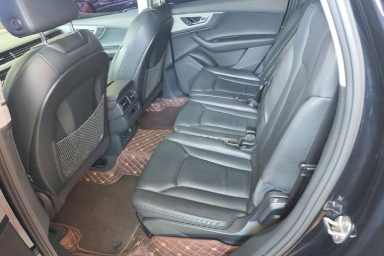 Used Audi Q7 2019 45 TFSI Comfort Model Left Rear Seat