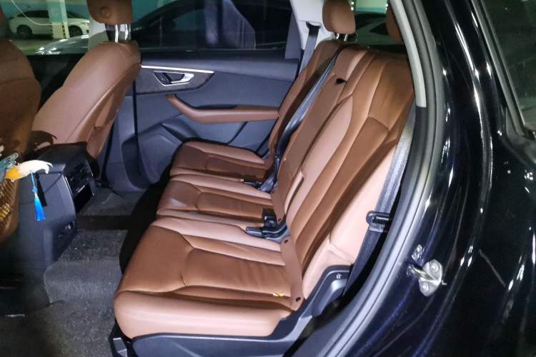 Used Audi Q7 2019 55 TFSI S line Sport Edition Left Rear Seat