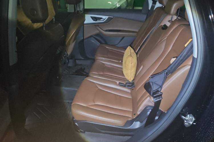 Used Audi Q7 2019 55 TFSI Technology Edition Left Rear Seat