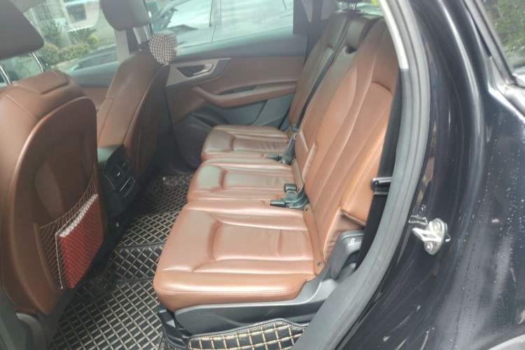 Used Audi Q7 2019 45 TFSI Comfort Model Left Rear Seat