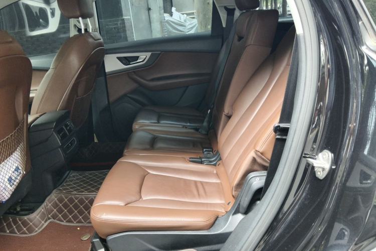 Used Audi Q7 2019 55 TFSI Technology Edition Left Rear Seat
