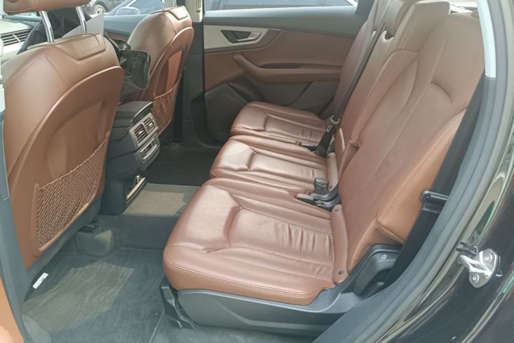 Used Audi Q7 2019 45 TFSI Comfort Model Left Rear Seat