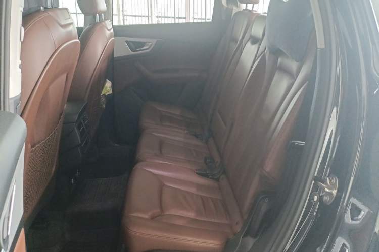 Used Audi Q7  Left Rear Seat