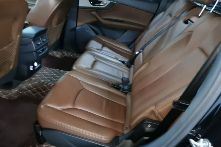 Used Audi Q7 2019 45 TFSI Comfort Model Left Rear Seat