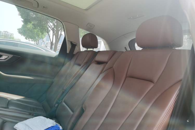 Used Audi Q7 2019 45 TFSI Comfort Model Left Rear Seat