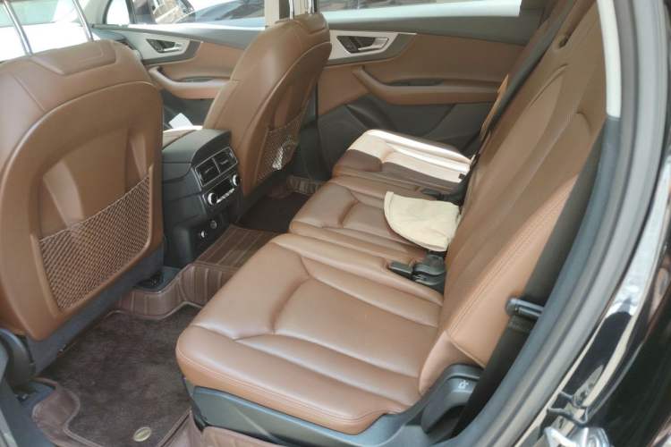 Used Audi Q7 2019 55 TFSI Technology Edition Left Rear Seat