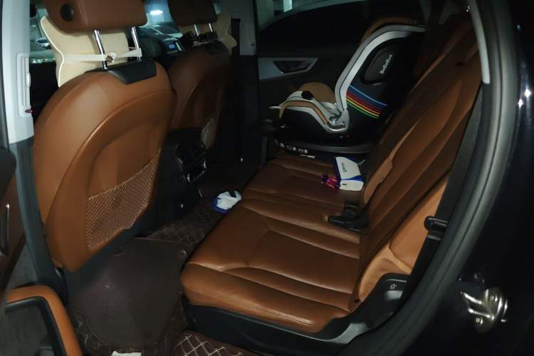 Used Audi Q7 2019 45 TFSI S line Sport Edition Left Rear Seat