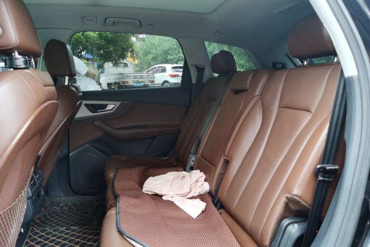Used Audi Q7 2019 55 TFSI Technology Edition Left Rear Seat