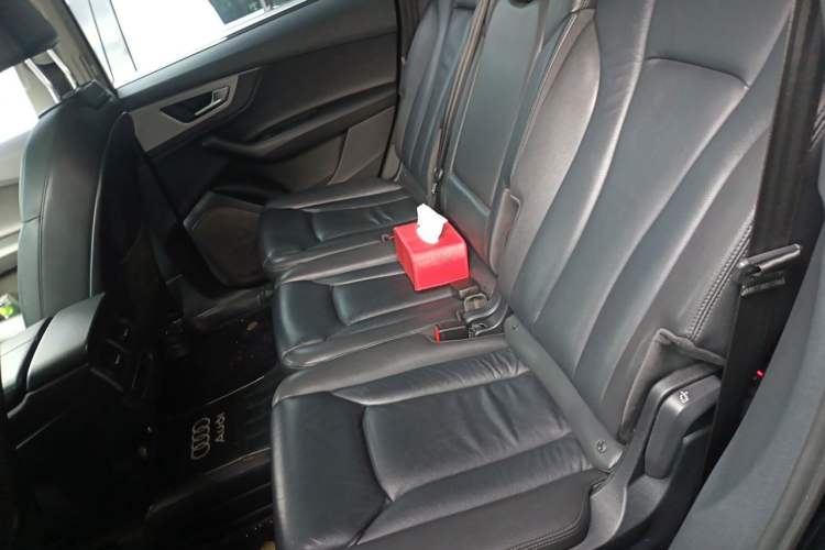 Used Audi Q7 2019 45 TFSI Comfort Model Left Rear Seat