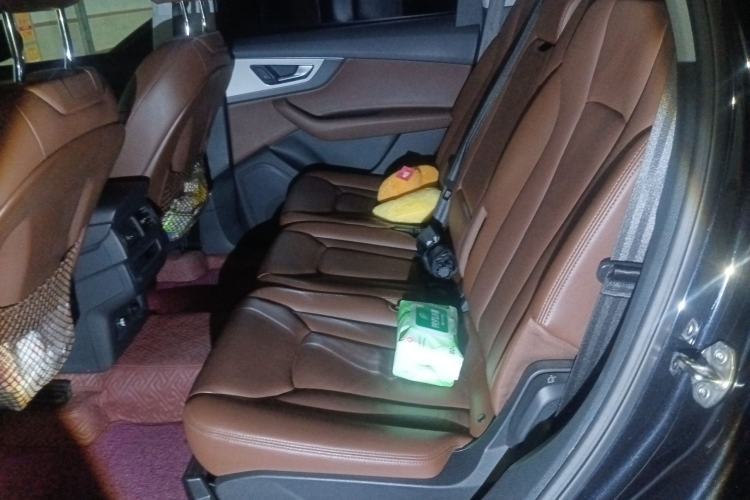 Used Audi Q7 2019 45 TFSI Comfort Model Left Rear Seat
