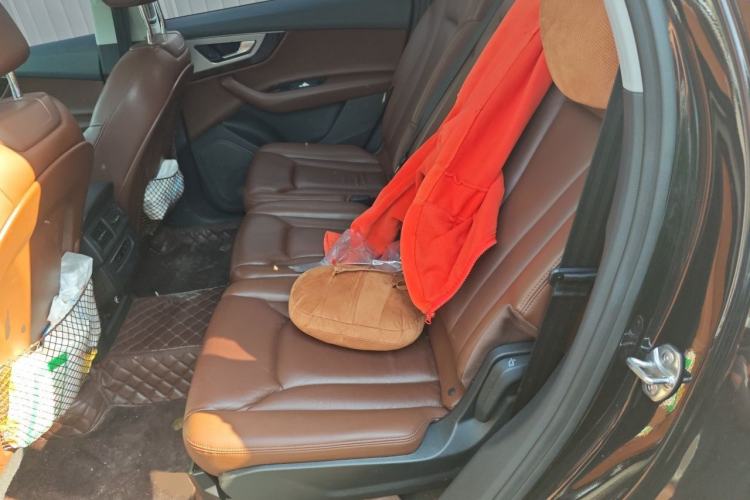 Used Audi Q7 2019 55 TFSI Technology Edition Left Rear Seat