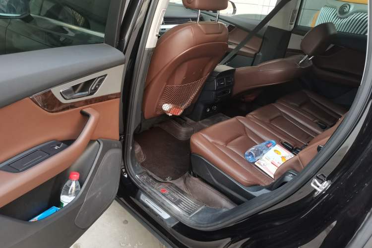 Used Audi Q7 2019 55 TFSI Technology Edition Left Rear Seat