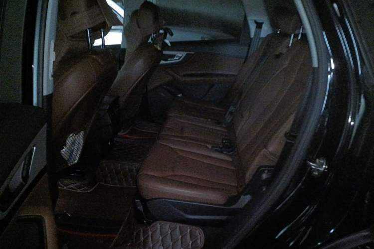 Used Audi Q7 2019 55 TFSI Technology Edition Left Rear Seat