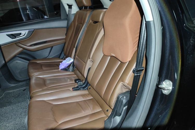 Used Audi Q7 2019 45 TFSI Comfort Model Left Rear Seat