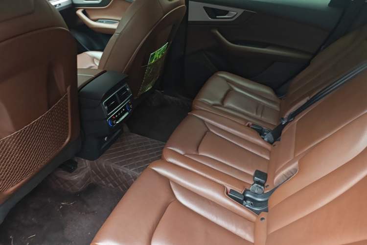 Used Audi Q7 2019 55 TFSI Technology Edition Left Rear Seat