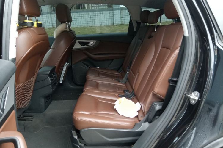 Used Audi Q7 2019 45 TFSI Comfort Model Left Rear Seat