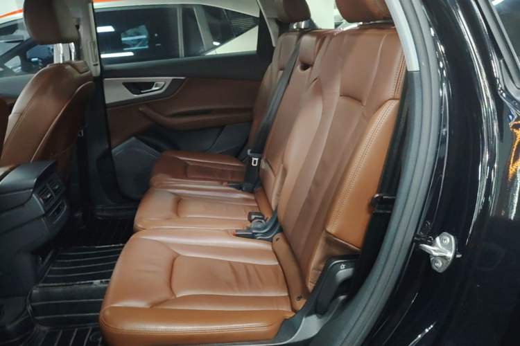 Used Audi Q7 2019 55 TFSI Technology Edition Left Rear Seat