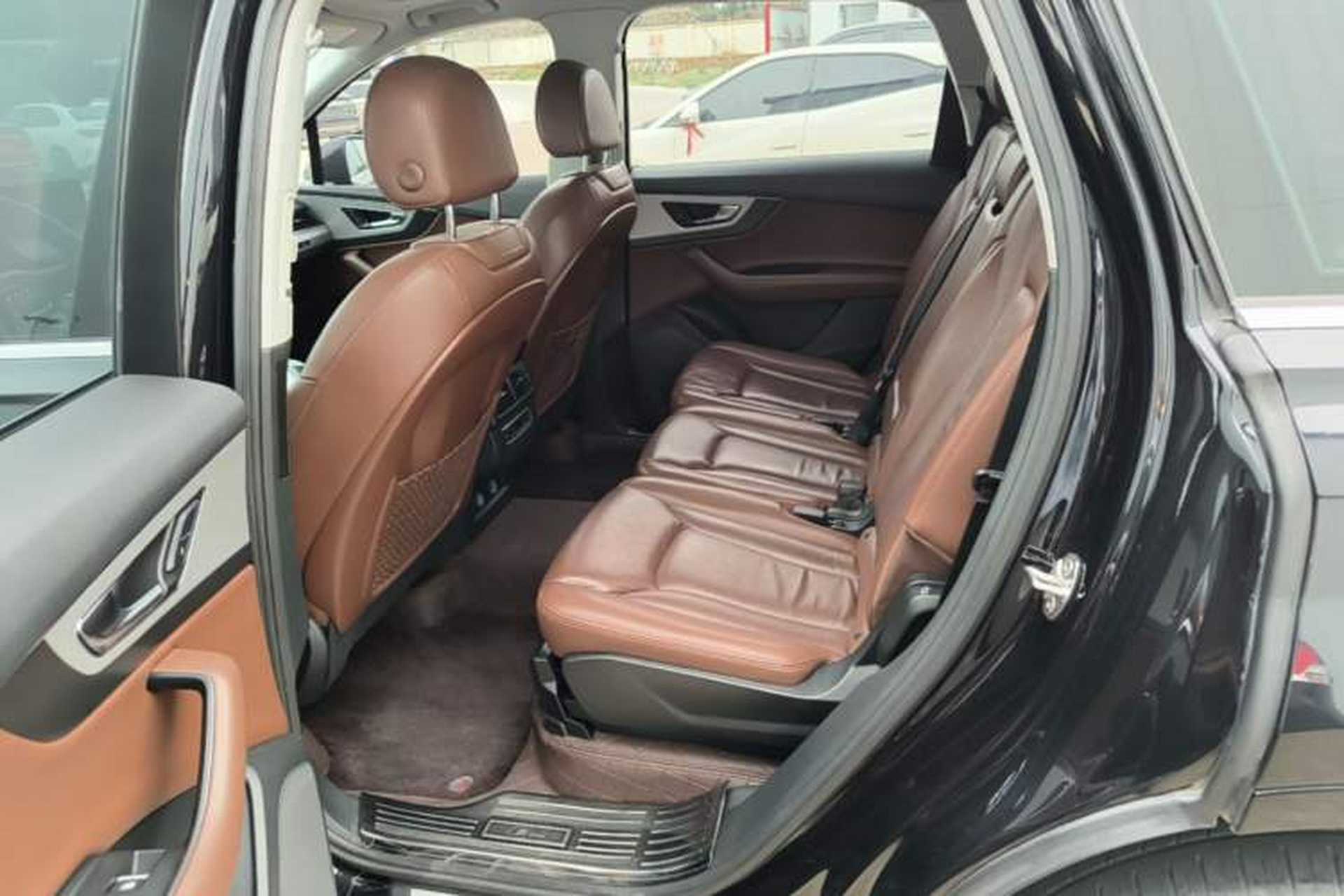 Used Audi Q7 2019 45 TFSI Comfort Model Left Rear Seat