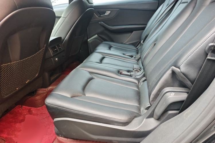 Used Audi Q7 2019 2.0T Standard Model Middle East Left Rear Seat