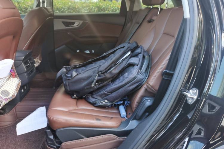 Used Audi Q7 2019 45 TFSI Comfort Model Left Rear Seat