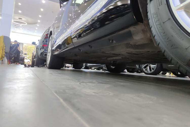 Used Audi Q7 2019 55 TFSI Technology Edition Left Side Sill