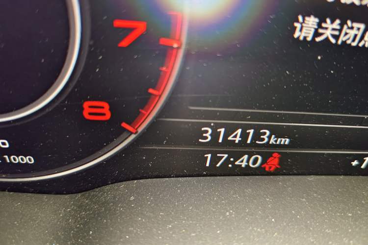 Used Audi Q7 2019 45 TFSI Comfort Model Odometer Close Up