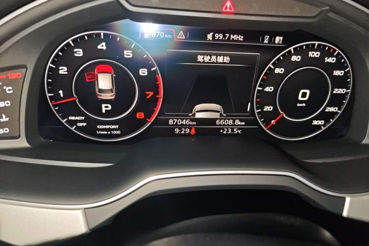 Used Audi Q7 2019 55 TFSI Technology Edition Odometer Close Up