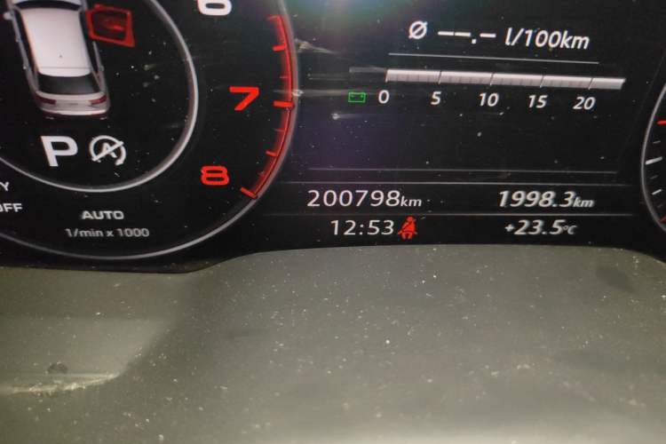 Used Audi Q7 2019 55 TFSI Technology Edition Odometer Close Up