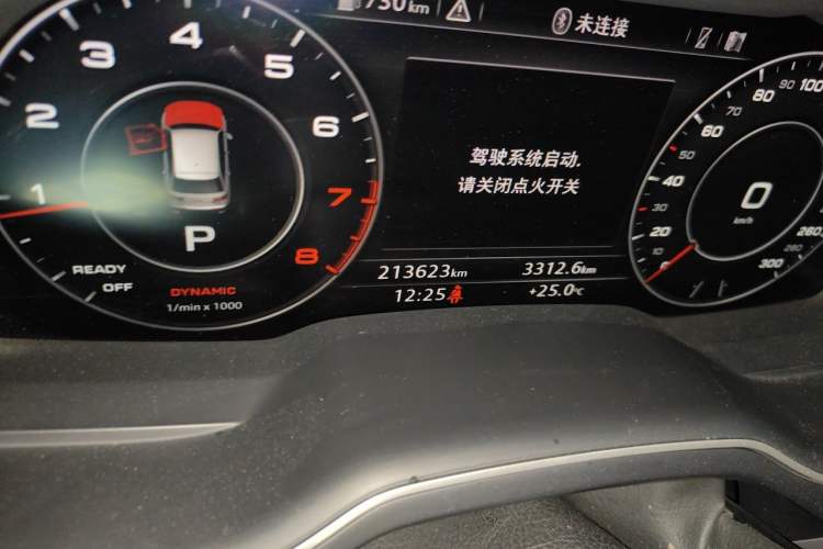 Used Audi Q7 2019 45 TFSI Comfort Model Odometer Close Up
