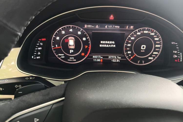 Used Audi Q7 2019 45 TFSI S line Sport Edition Odometer Close Up