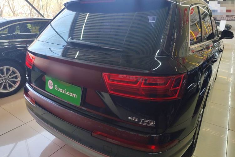 Used Audi Q7 2019 45 TFSI Comfort Model Rear