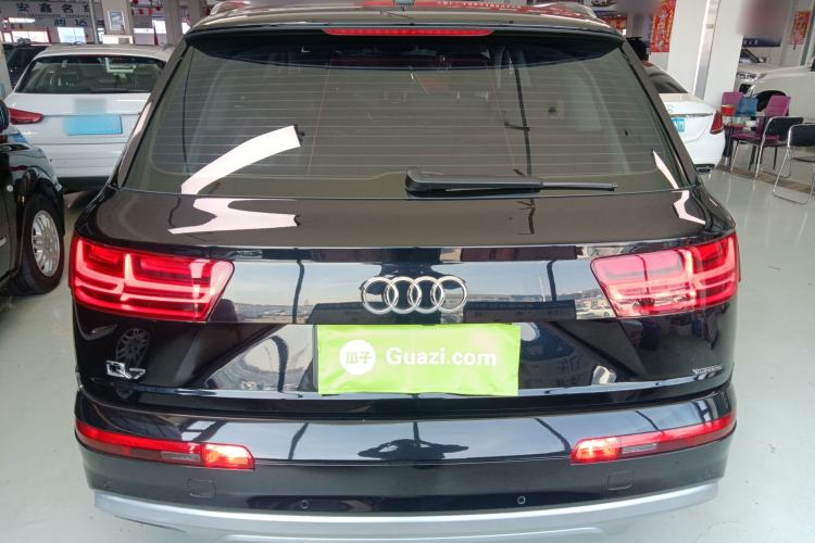 Used Audi Q7 2019 45 TFSI Comfort Model Rear