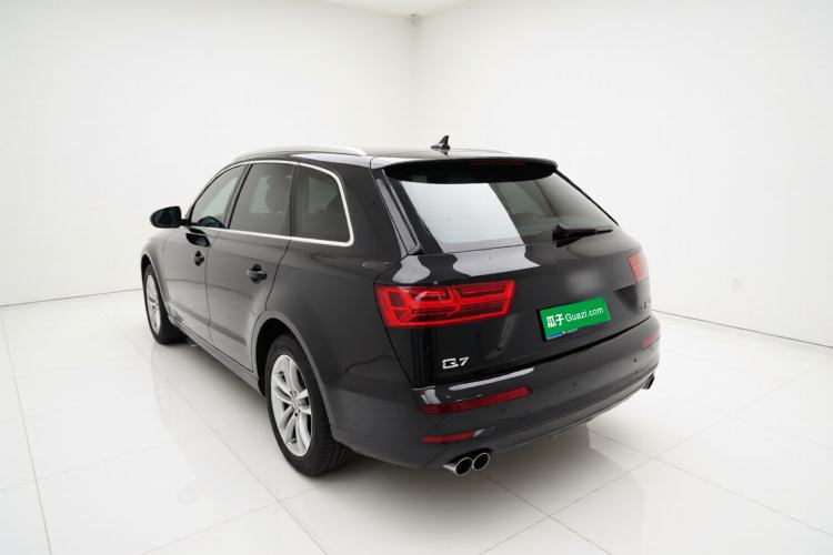 Used Audi Q7 2019 45 TFSI Comfort Model Rear