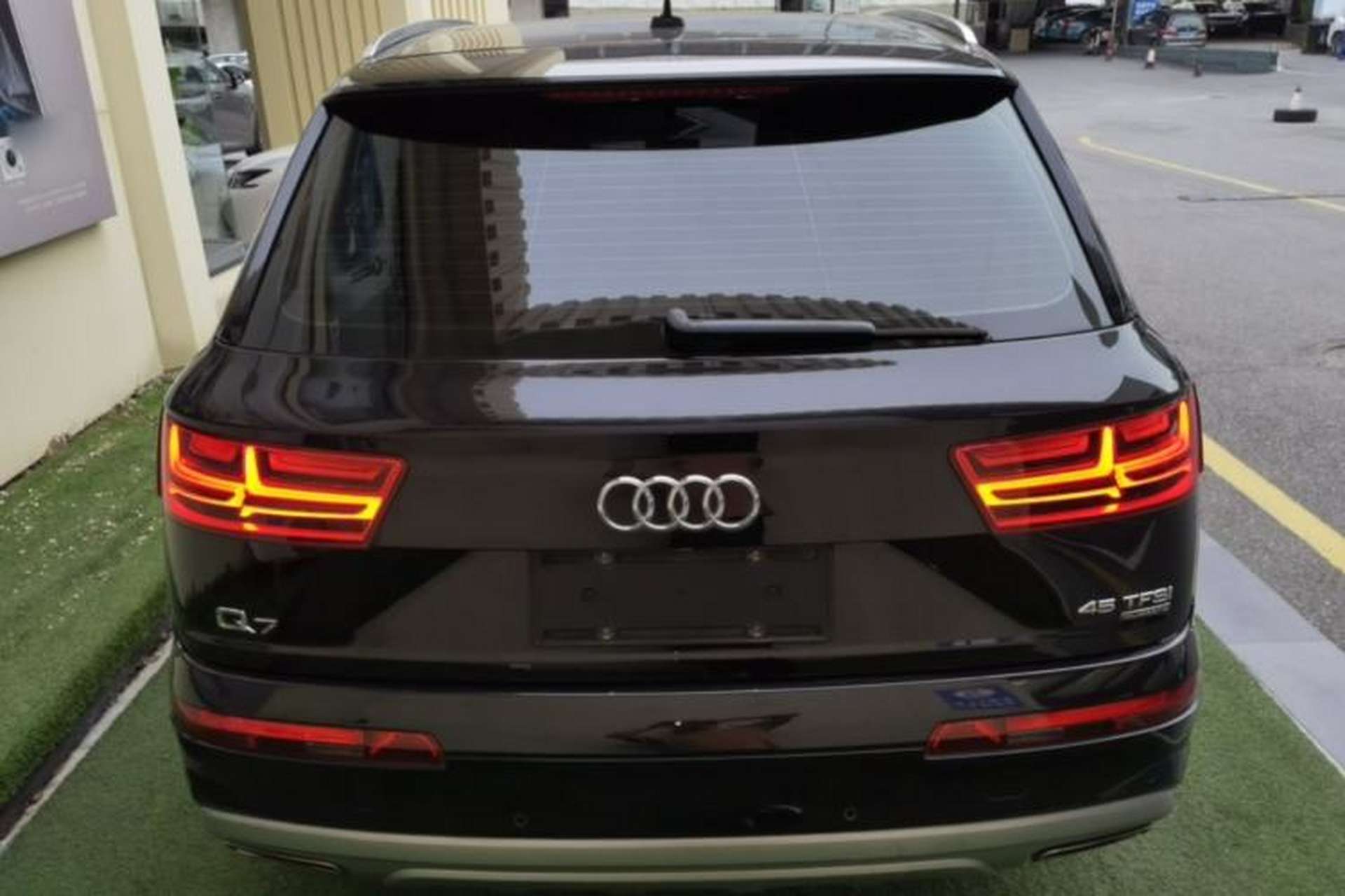Used Audi Q7 2019 45 TFSI Comfort Model Rear