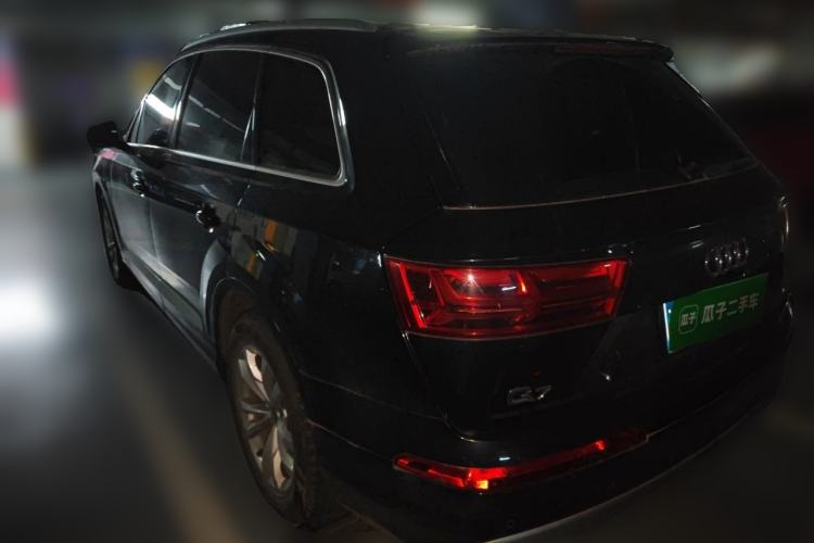 Used Audi Q7 2019 45 TFSI Comfort Model Rear Left 45 Deg