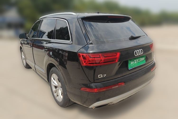 Used Audi Q7 2019 45 TFSI Comfort Model Rear Left 45 Deg