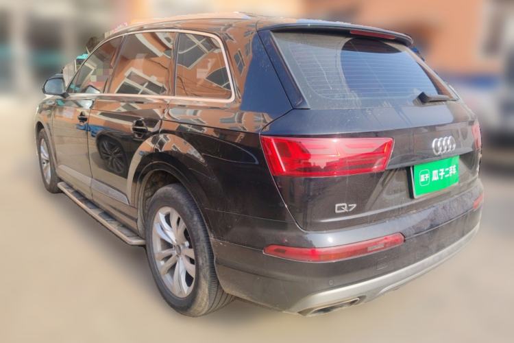 Used Audi Q7 2019 45 TFSI Comfort Model Rear Left 45 Deg