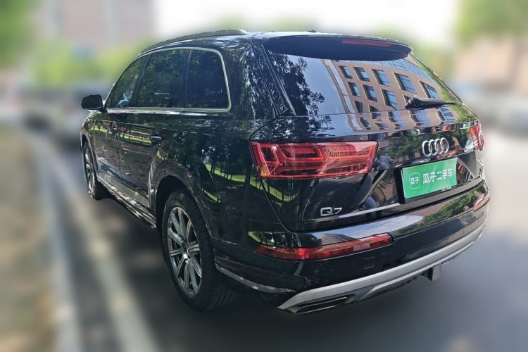 Used Audi Q7  Rear Left 45 Deg