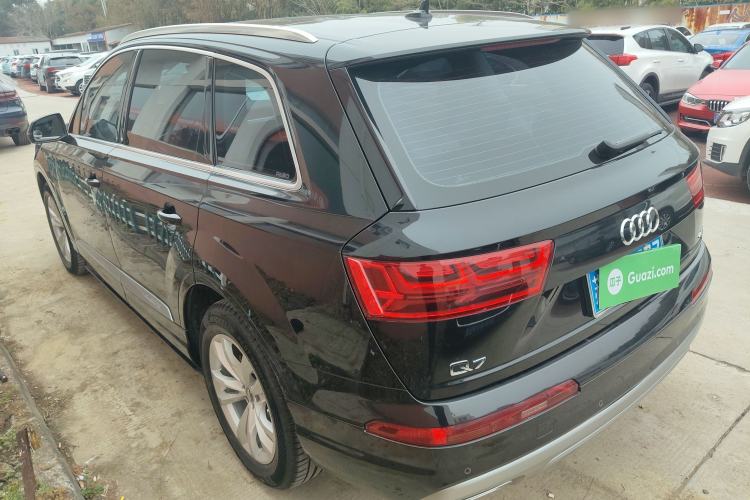 Used Audi Q7 2019 45 TFSI Comfort Model Rear Left 45 Deg
